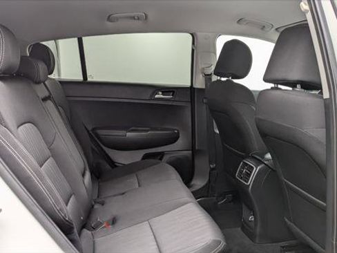 Used 2020 Kia Sportage LX image 18