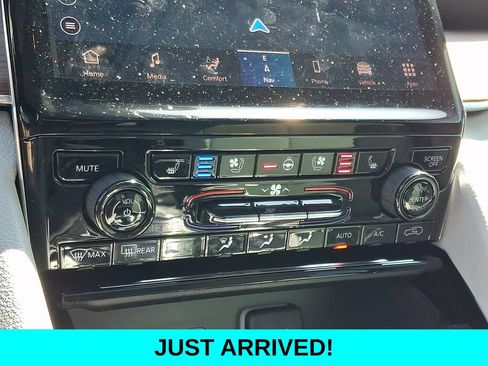 Used 2022 Jeep Grand Cherokee Summit AWD/4WD image 17