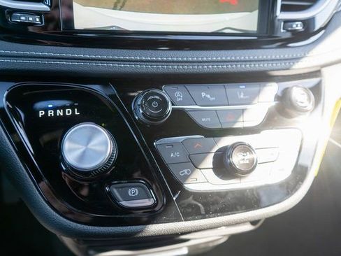 New 2026 Chrysler Pacifica Select image 24