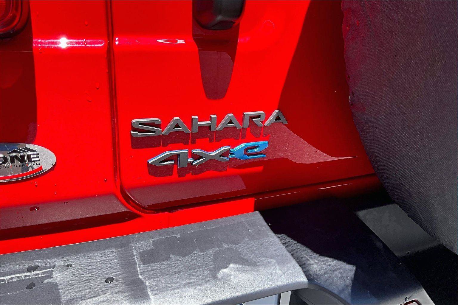 Certified 2025 Jeep Wrangler Unlimited Sahara AWD/4WD image 8
