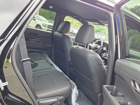 New 2026 Nissan Pathfinder Rock Creek AWD/4WD image 13
