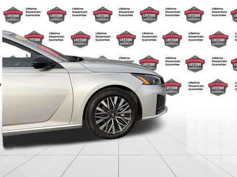 Certified 2024 Nissan Altima 2.5 SV image 8