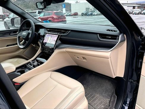 Used 2024 Jeep Grand Cherokee Limited image 14