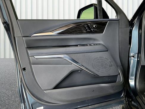 Used 2026 Cadillac Escalade IQ Sport 1 w/ LPO, ONYX Package AWD/4WD image 16