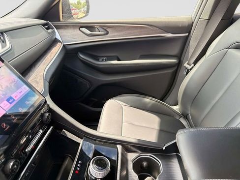 New 2025 Jeep Grand Cherokee Limited w/ Black Appearance Package RWD image 20