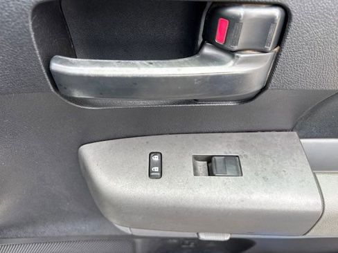Used 2010 Toyota Tundra 4x4 CrewMax image 49