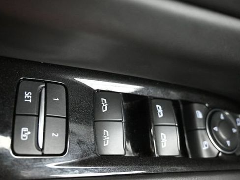 Used 2021 Cadillac Escalade Premium Luxury Platinum RWD image 29