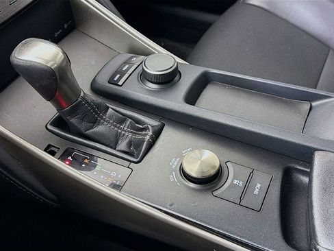 Used 2017 Lexus IS 200t image 21