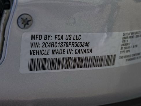 Used 2023 Chrysler Pacifica Limited FWD image 37