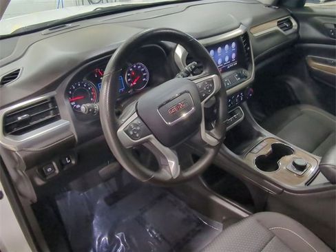 Certified 2023 GMC Acadia SLE image 10