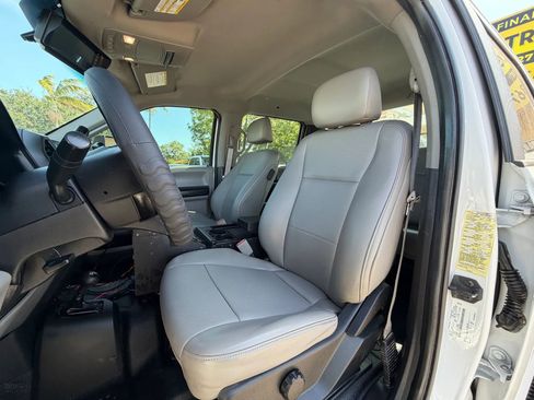Used 2018 Ford F350 XL w/ Power Equipment Group AWD/4WD image 12