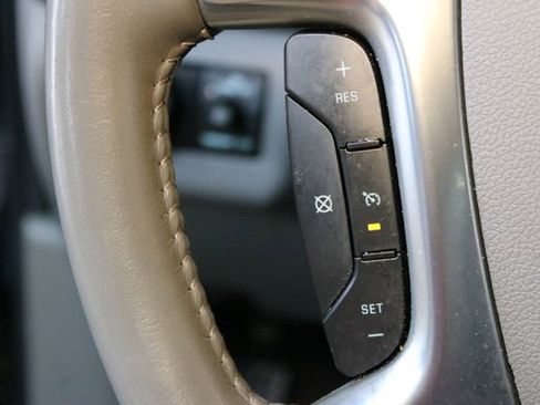 Used 2017 Chevrolet Traverse LT FWD image 22