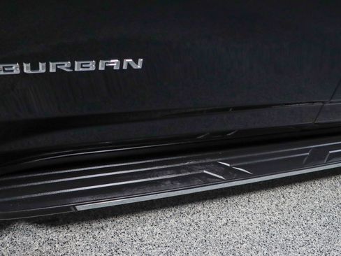 Used 2023 Chevrolet Suburban LT image 12