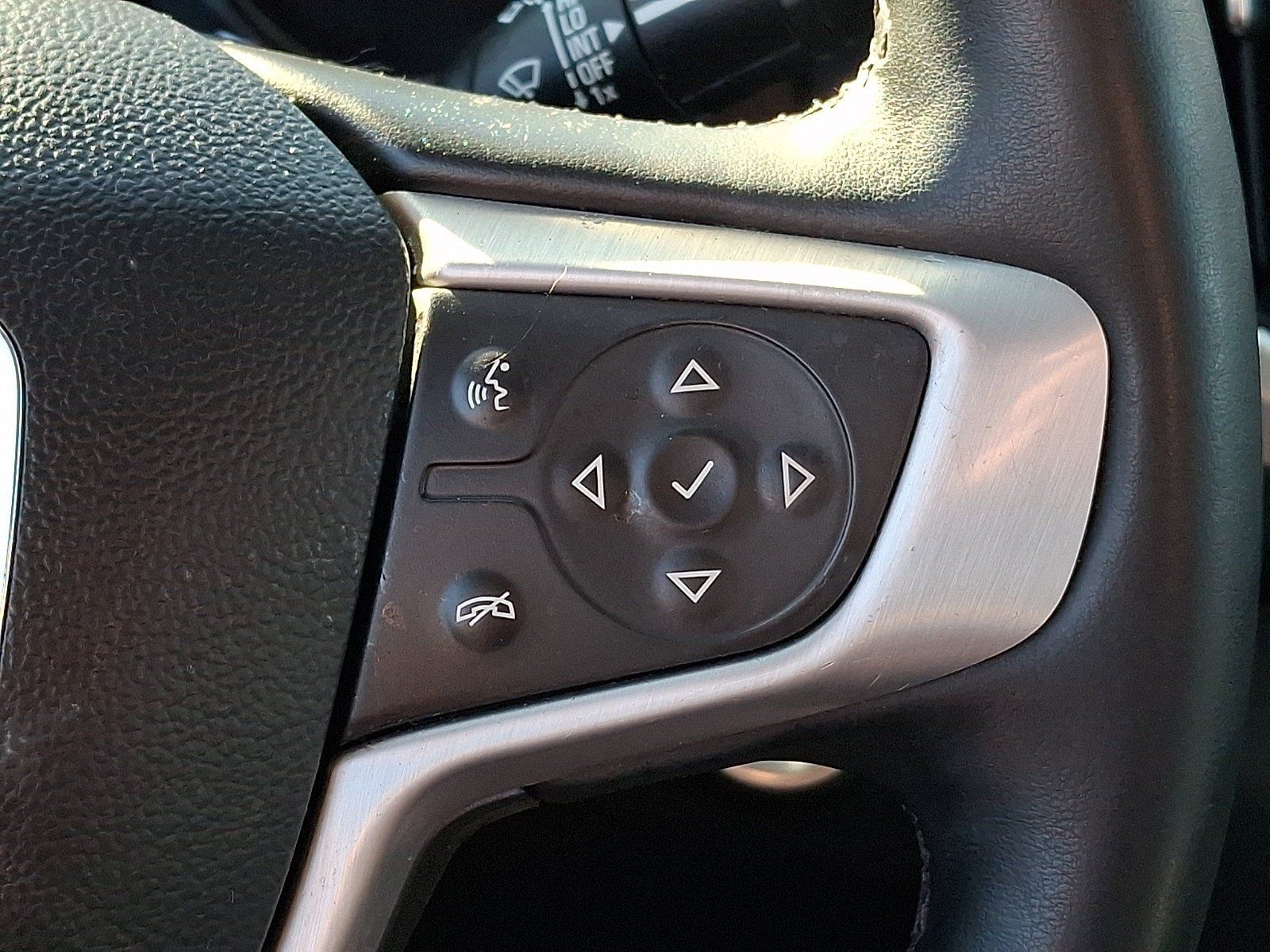 Used 2024 GMC Terrain SLT AWD/4WD image 21