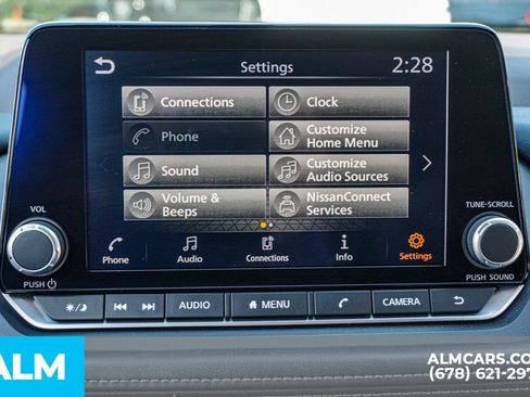 Used 2022 Nissan Rogue SV FWD image 34