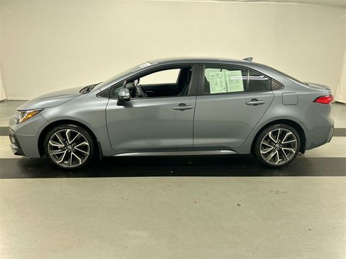 Used 2022 Toyota Corolla SE image 6