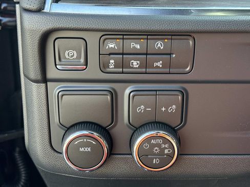 New 2026 Chevrolet Suburban Premier RWD image 23