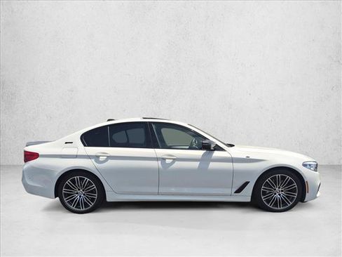 Used 2019 BMW 530e w/ M Sport Package RWD image 4