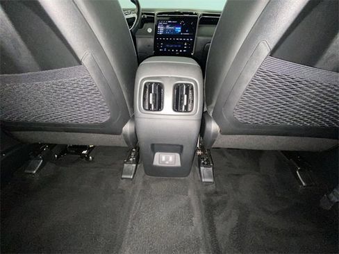 Used 2024 Hyundai Tucson Limited image 29
