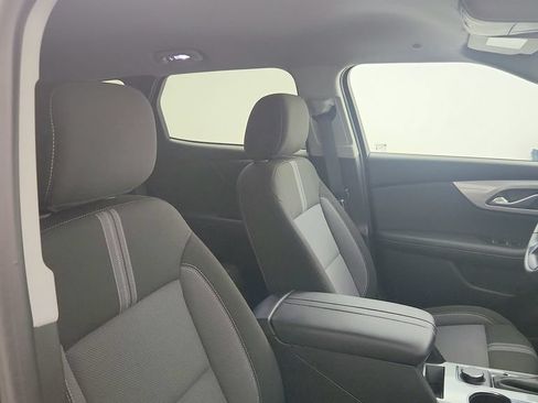 Used 2025 Chevrolet Blazer LT FWD image 23