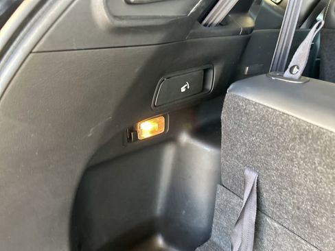 Used 2024 Mitsubishi Outlander SE image 39