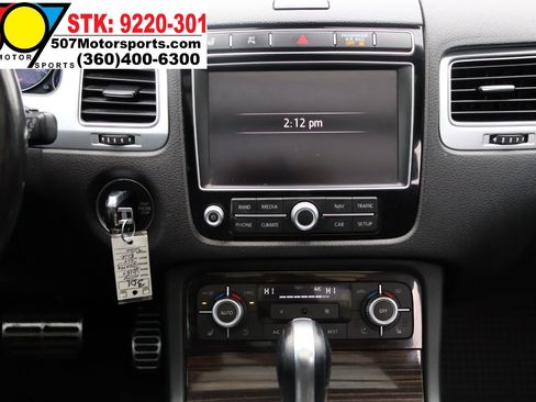 Used 2016 Volkswagen Touareg Executive image 19