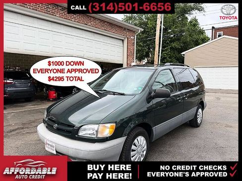 Used 2000 Toyota Sienna LE FWD image 1