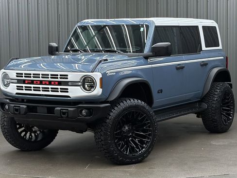 Used 2025 Ford Bronco Heritage Edition image 1