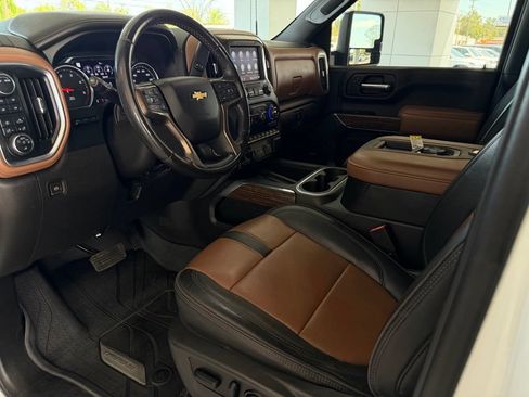 Used 2022 Chevrolet Silverado 2500 High Country w/ Z71 Off-Road Package AWD/4WD image 10