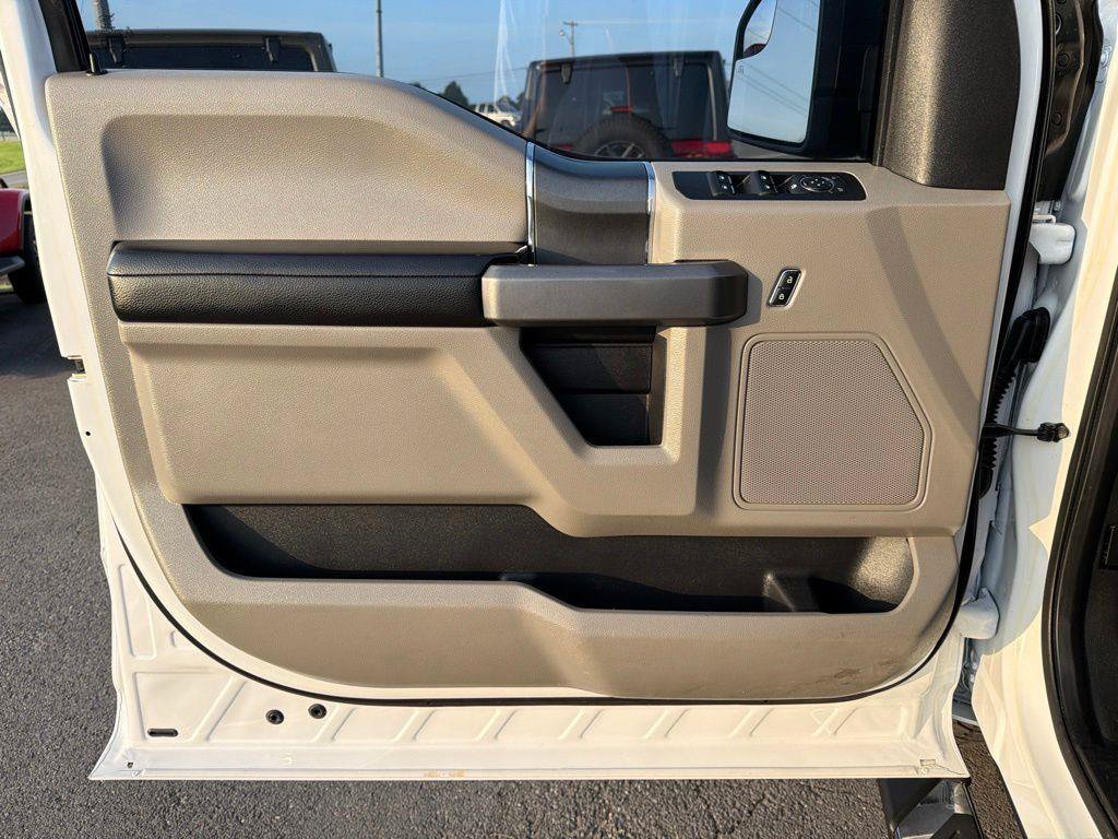Used 2018 Ford F150 XLT w/ Equipment Group 302A Luxury AWD/4WD image 27