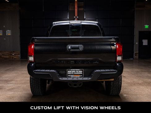 Used 2020 Toyota Tacoma SR5 image 7