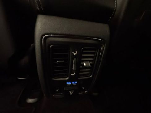 Used 2017 Jeep Grand Cherokee Limited w/ Luxury Group II image 29