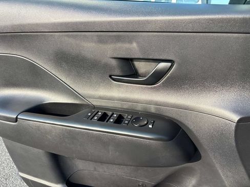 Used 2024 Hyundai Kona SEL AWD/4WD image 18
