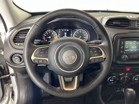 Used 2015 Jeep Renegade Latitude w/ Popular Equipment Group FWD image 13