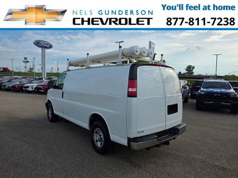 Used 2018 Chevrolet Express 3500 w/ Driver Convenience Package image 4