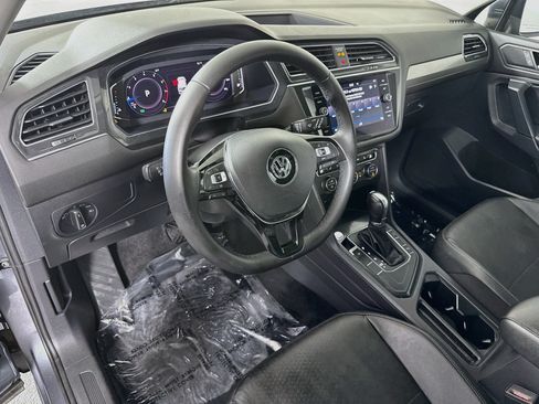 Used 2019 Volkswagen Tiguan SE FWD image 23