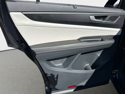 Used 2024 Volkswagen Atlas Cross Sport SEL Premium R-Line image 13