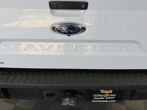 Used 2022 Ford Maverick Lariat w/ Lariat Luxury Package FWD image 16