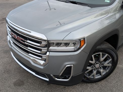 Used 2023 GMC Acadia SLT image 13