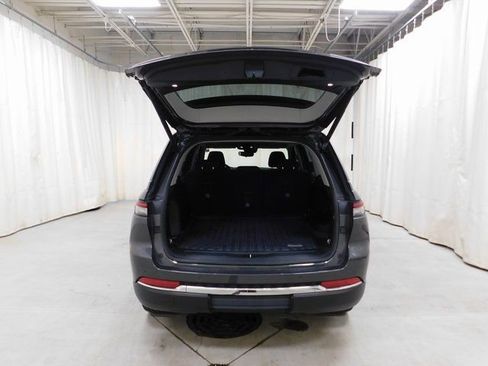 Used 2022 Jeep Grand Cherokee Laredo w/ Luxury Tech Group I image 15