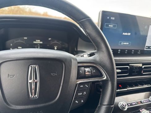 Used 2022 Lincoln Nautilus FWD w/ Premium Package image 14