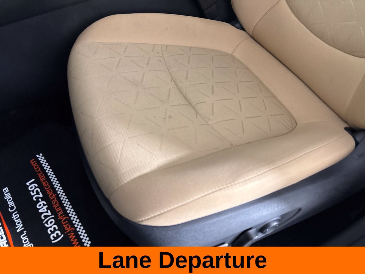 Used 2025 Toyota RAV4 XLE w/ Convenience Package FWD image 15