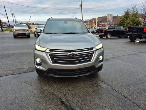 Used 2023 Chevrolet Traverse LT w/ LPO, Floor Liner Package image 10
