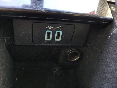 Used 2019 Ford Taurus Limited image 25