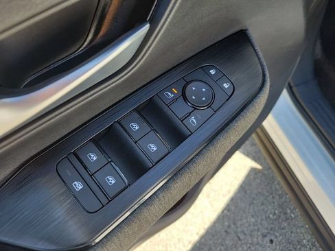 New 2026 Nissan Kicks SV w/ SV Premium Package FWD image 18