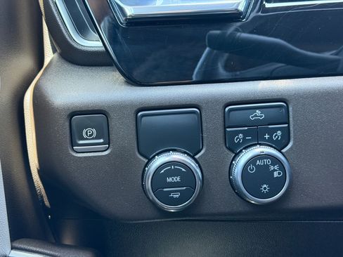 Used 2022 GMC Sierra 1500 SLE RWD image 28