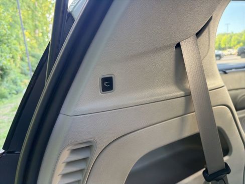 Certified 2022 Chrysler Pacifica Touring-L FWD image 5