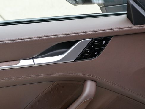 Used 2020 Porsche 911 Carrera 4S image 23