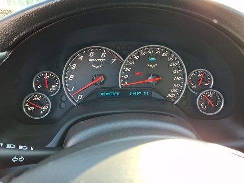 Used 2005 Chevrolet Corvette w/ Preferred Equipment Group image 22