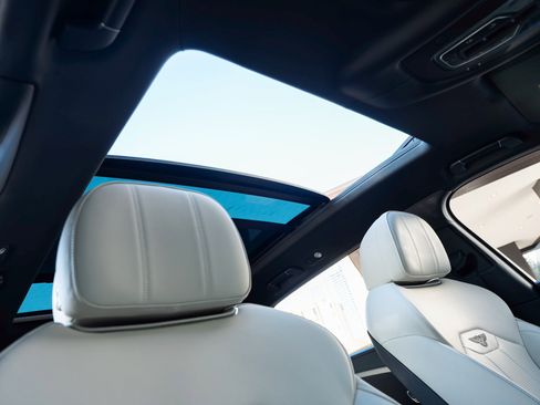 Used 2023 Bentley Bentayga Extended Wheelbase image 59